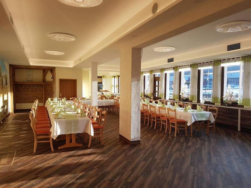Hotel Fasold Sulzfeld  Экстерьер фото